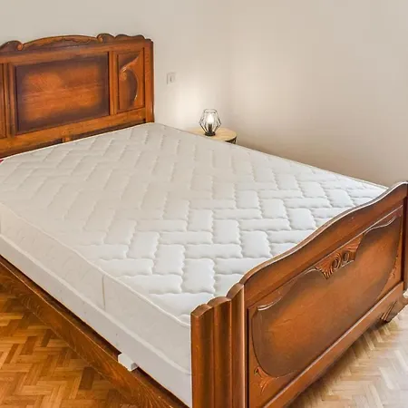 3 Bedroom Gorgeous In Tatil Evi Saint-Hilaire-de-Riez