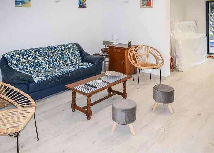 Stunning In Saint-Hilaire-de-Riez